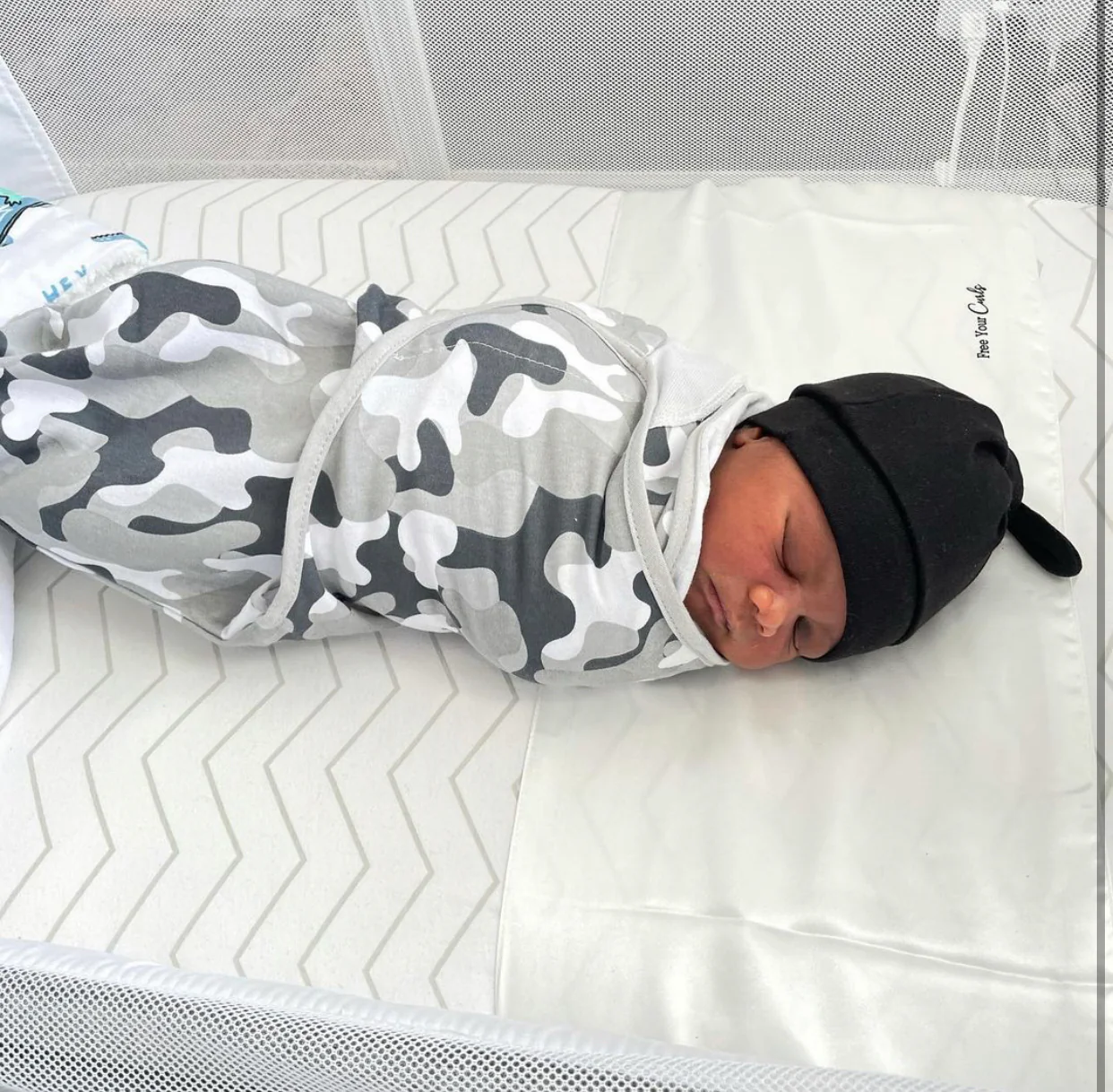 Bassinet Silky Sleeve - Image 5